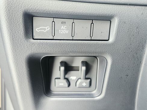 Used 2025 Lexus LX 700h Overtrail AWD/4WD image 32