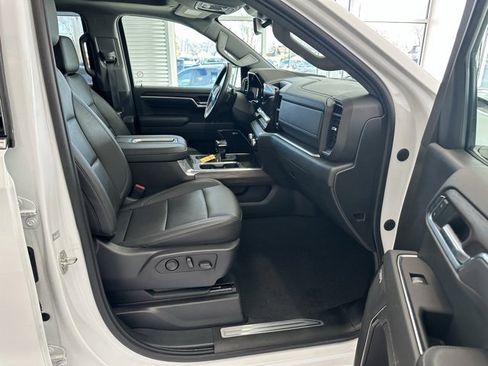 Used 2022 GMC Sierra 1500 SLT w/ SLT Convenience Package image 18