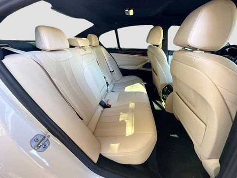 Certified 2023 BMW 540i w/ Premium Package image 29