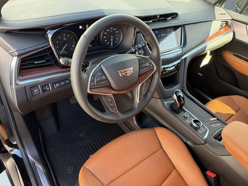 New 2026 Cadillac XT5 Premium Luxury w/ Driver Assist Package FWD image 4