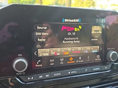 Used 2025 Nissan Pathfinder SV w/ SV Premium Package FWD image 14