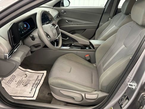 Used 2024 Hyundai Elantra SE image 37