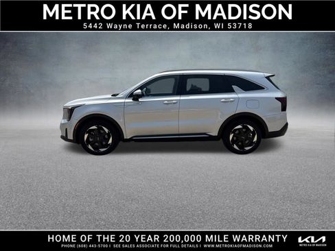 Used 2025 Kia Sorento SX Prestige AWD/4WD image 3