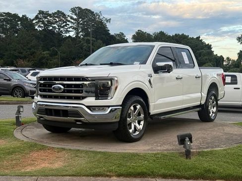 Used 2021 Ford F150 Lariat w/ Equipment Group 502A High AWD/4WD image 3