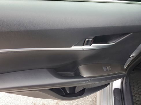 Used 2023 Toyota Camry SE FWD image 14