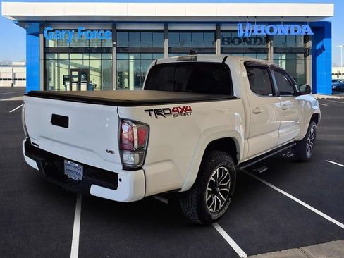 Used 2022 Toyota Tacoma TRD Sport AWD/4WD image 2