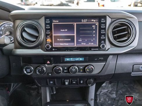 Used 2022 Toyota Tacoma TRD Off-Road AWD/4WD image 26