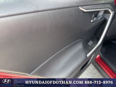 Used 2023 Toyota RAV4 XLE w/ Convenience Package FWD image 11