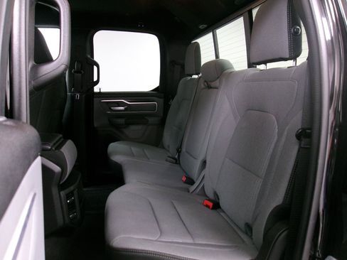 Used 2021 RAM 1500 Big Horn AWD/4WD image 9