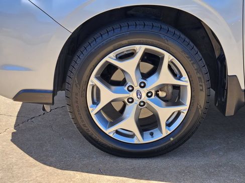 Used 2017 Subaru Forester 2.5i Touring AWD/4WD image 11