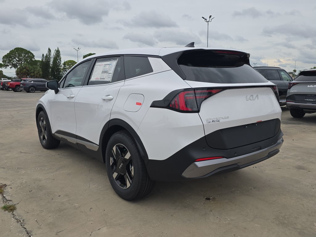 New 2027 Kia Sportage LX FWD image 6