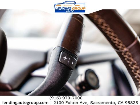 Used 2018 Chevrolet Suburban Premier image 18