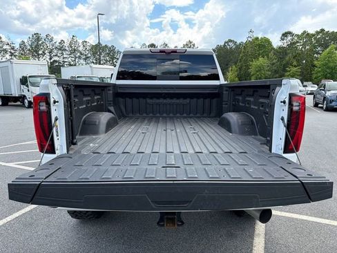 Used 2024 GMC Sierra 3500 Denali Ultimate AWD/4WD image 18