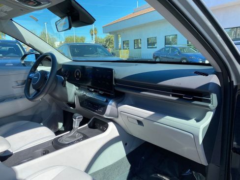 Used 2025 Hyundai Kona SEL image 35