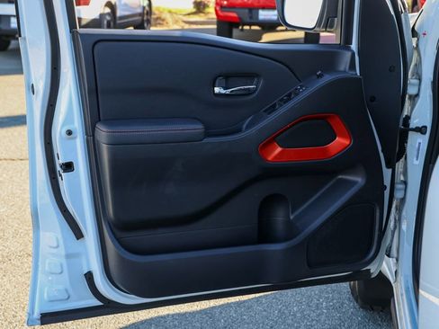 Used 2022 Nissan Frontier Pro-X image 22