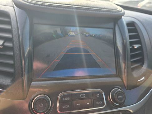 Used 2015 Chevrolet Impala LT w/ Convenience Package image 17