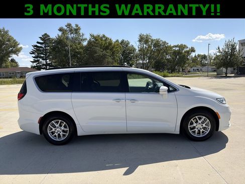 Used 2021 Chrysler Pacifica Touring-L FWD image 31