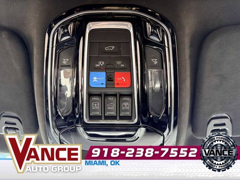 Used 2022 Jeep Grand Wagoneer Series II AWD/4WD image 39