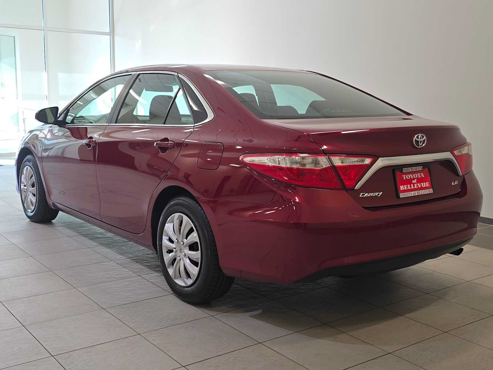 Used 2017 Toyota Camry LE FWD image 4