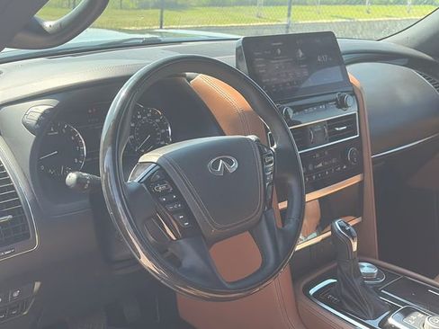 Used 2024 INFINITI QX80 Sensory AWD/4WD image 16