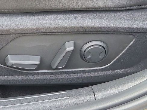 New 2026 Hyundai Elantra Limited FWD image 37
