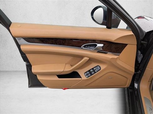 Used 2015 Porsche Panamera 4S image 23