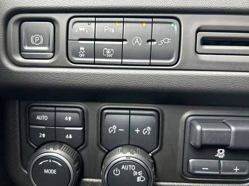 Used 2022 Chevrolet Tahoe RST w/ Luxury Package image 18