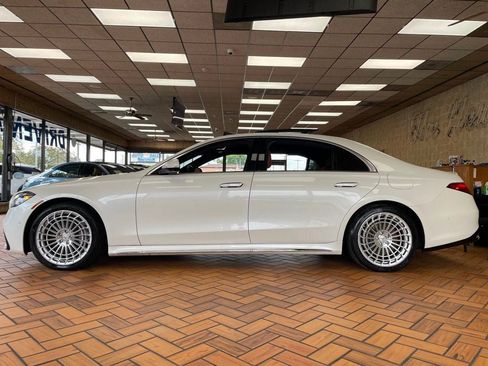 Used 2023 Mercedes-Benz S 580e 4MATIC Sedan w/ AMG Line image 6