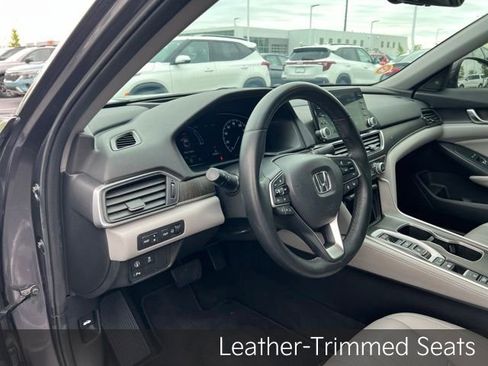 Used 2019 Honda Accord Touring image 9