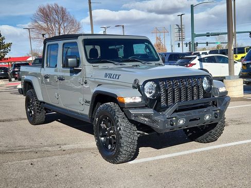 Used 2023 Jeep Gladiator Willys image 1