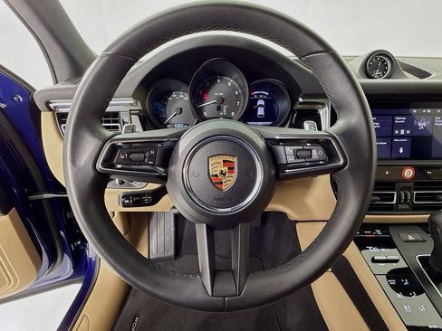 Certified 2025 Porsche Macan AWD/4WD image 16