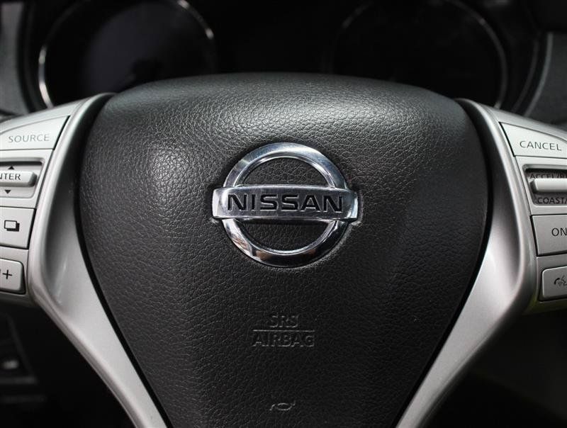 Used 2016 Nissan Rogue S AWD/4WD image 12
