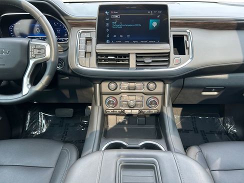 Used 2024 Chevrolet Suburban Z71 w/ Luxury Package image 12