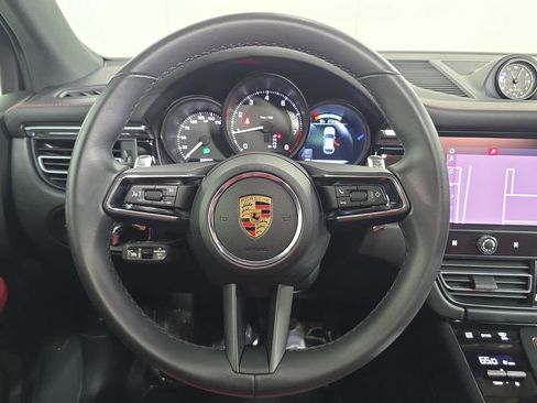 Certified 2025 Porsche Macan AWD/4WD image 14