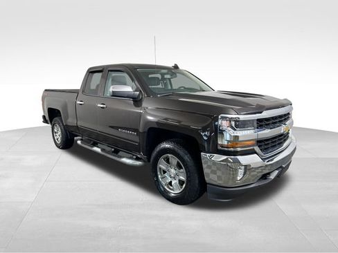 Used 2018 Chevrolet Silverado 1500 LT w/ All Star Edition AWD/4WD image 8