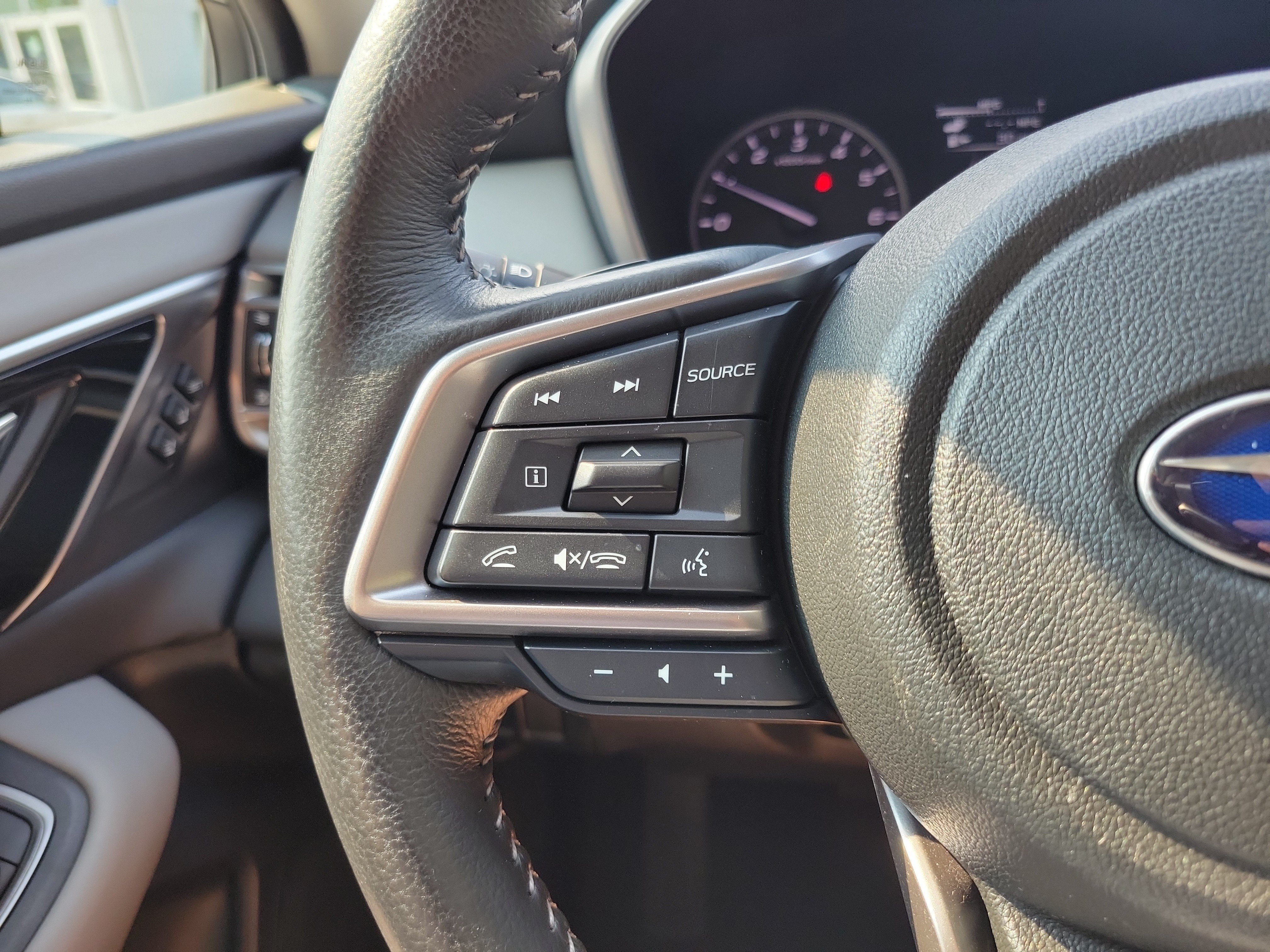 Used 2023 Subaru Outback Limited AWD/4WD image 18