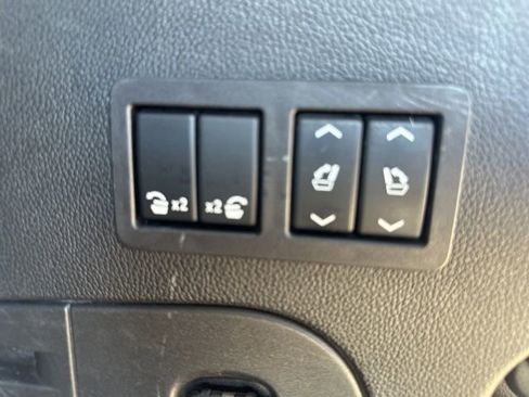 Used 2017 GMC Yukon Denali image 22