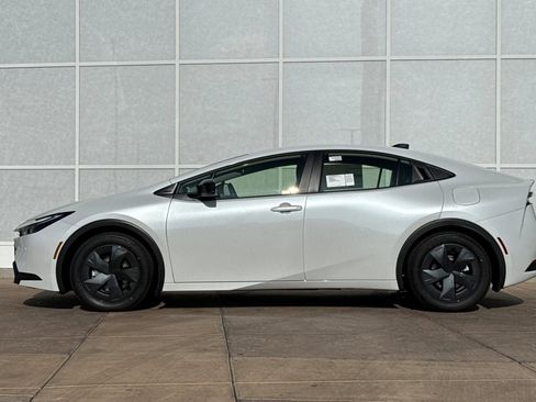 New 2026 Toyota Prius Plug-In Hybrid image 7