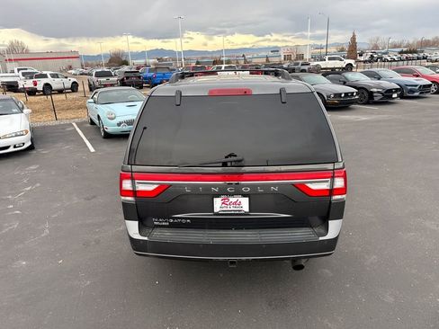 Used 2017 Lincoln Navigator Select image 13