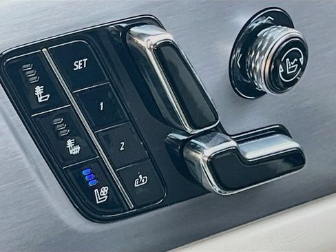 Used 2026 Cadillac Vistiq Luxury AWD/4WD image 21