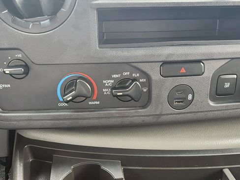 Used 2024 Ford E-350 and Econoline 350 Super Duty w/ Power Windows & Locks Group image 36