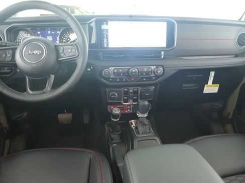 New 2025 Jeep Gladiator Rubicon w/ Convenience Group image 20
