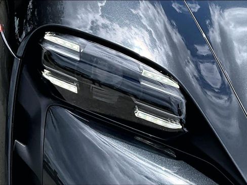 Used 2023 Porsche Taycan image 27