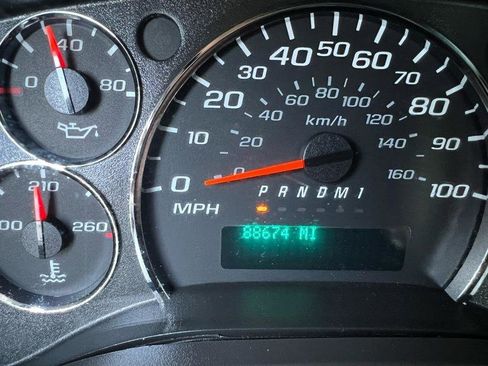 Used 2013 Chevrolet Express 2500 RWD image 29