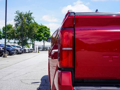 Used 2024 Toyota Tacoma SR5 w/ SR5 Upgrade Package RWD image 36