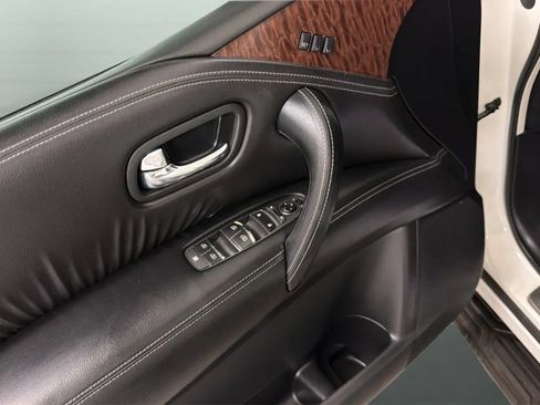 Used 2017 Nissan Armada Platinum RWD image 17