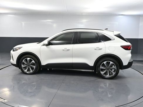 Used 2024 Ford Escape Platinum image 10