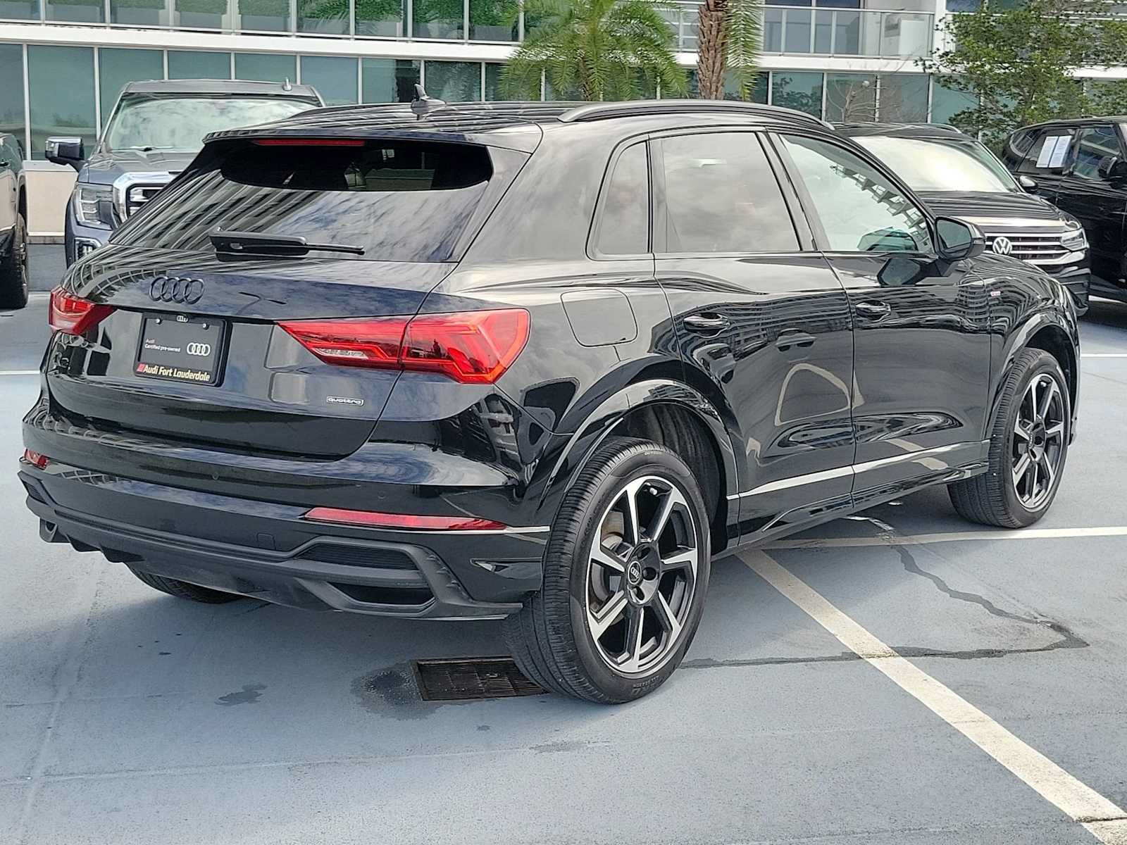 Certified 2025 Audi Q3 2.0T Premium Plus w/ Premium Plus Package AWD/4WD image 6