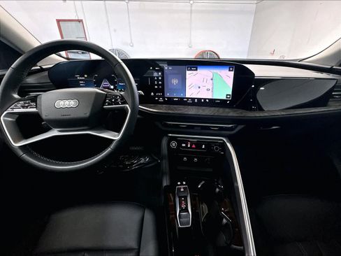 Used 2025 Audi Q5 Premium AWD/4WD image 16