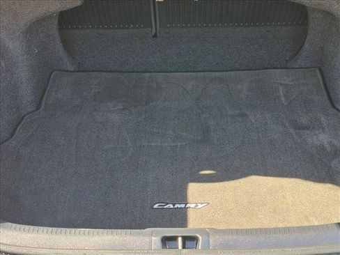 Used 2015 Toyota Camry SE FWD image 6